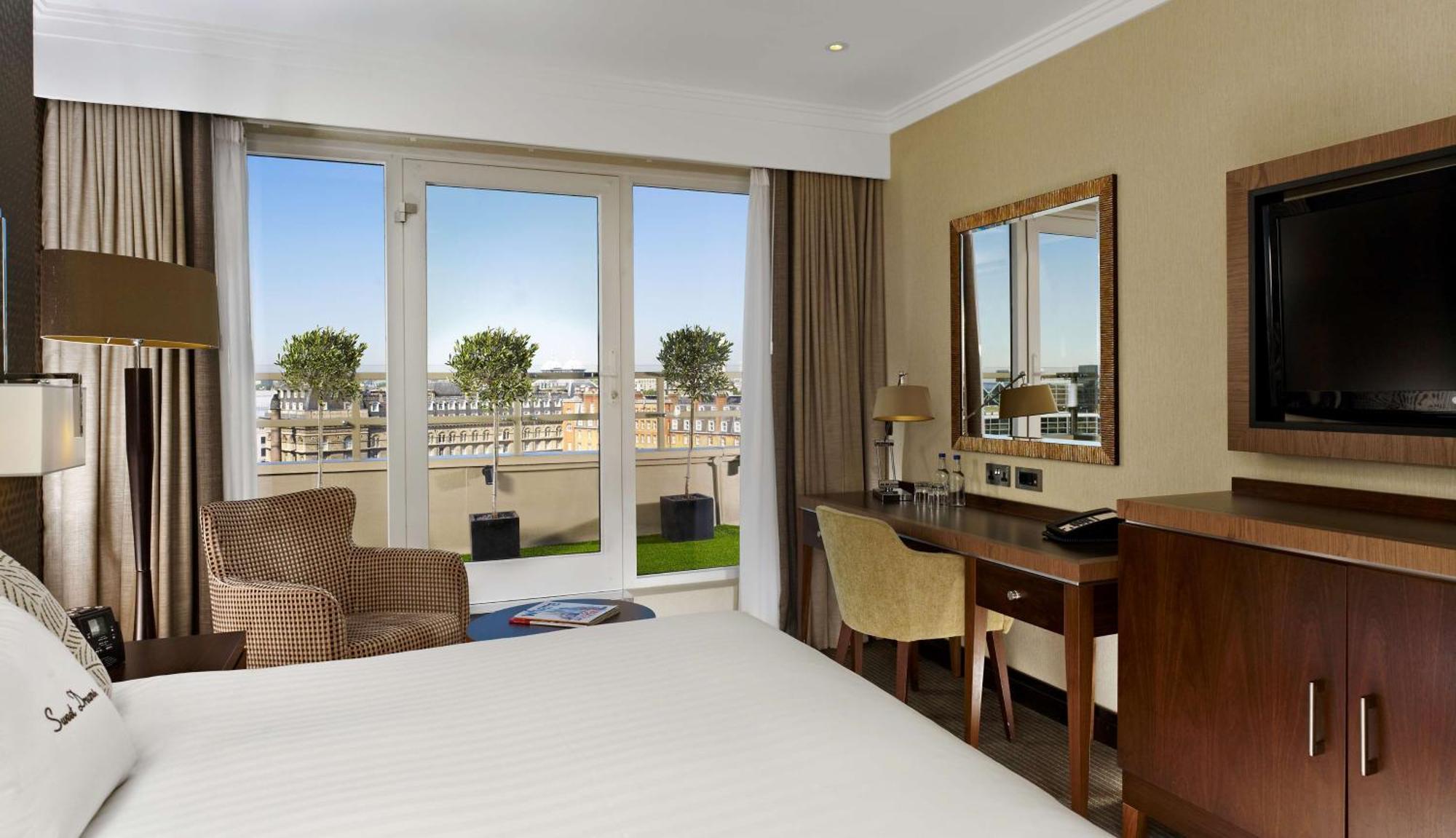 מלון Doubletree By Hilton London Victoria מראה חיצוני תמונה